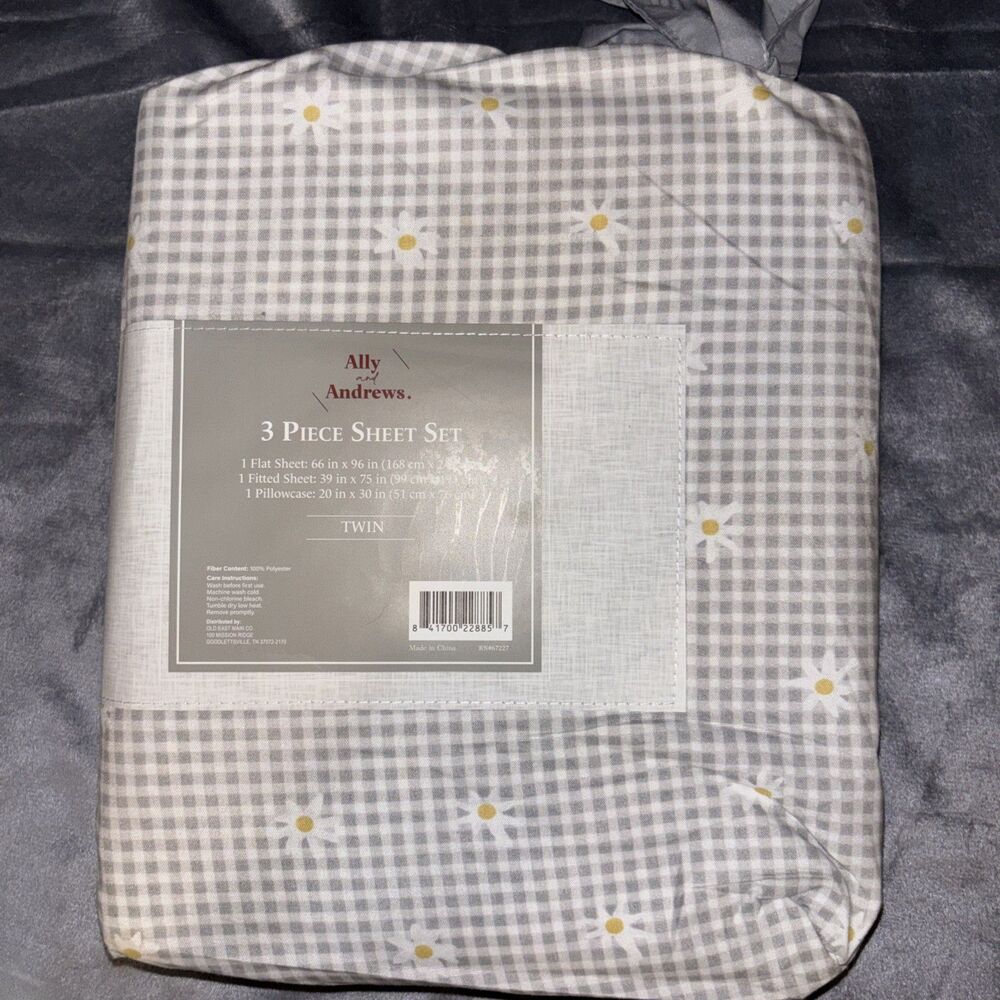 Ally And Andrews 3 Piece Twin Sheet Set - Gray And White Daisy Print